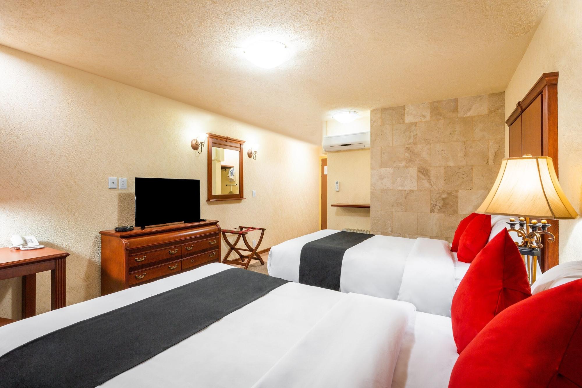 Howard Johnson By Wyndham Toluca Exterior foto